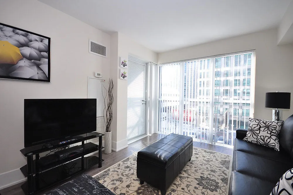 Apartment Whitehall Suites - Front Street West Toronto Canada