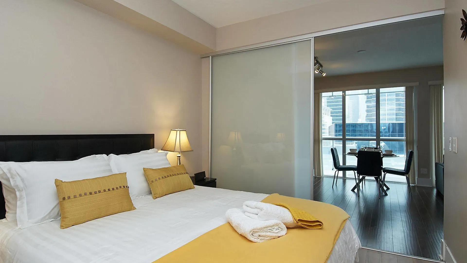 Whitehall Suites - Front Street West Toronto 0*,  Canada